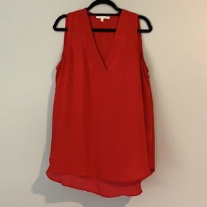 Rose + Olive Tuxedo Style Sleeveless Blouse; Red XL